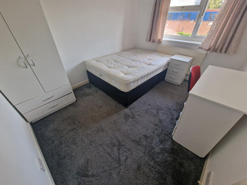 492_9 Room 5.jpg