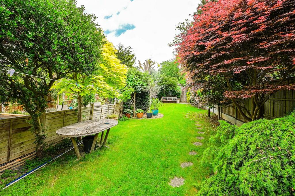 Ainslie Wood Gardens-30_web.jpg