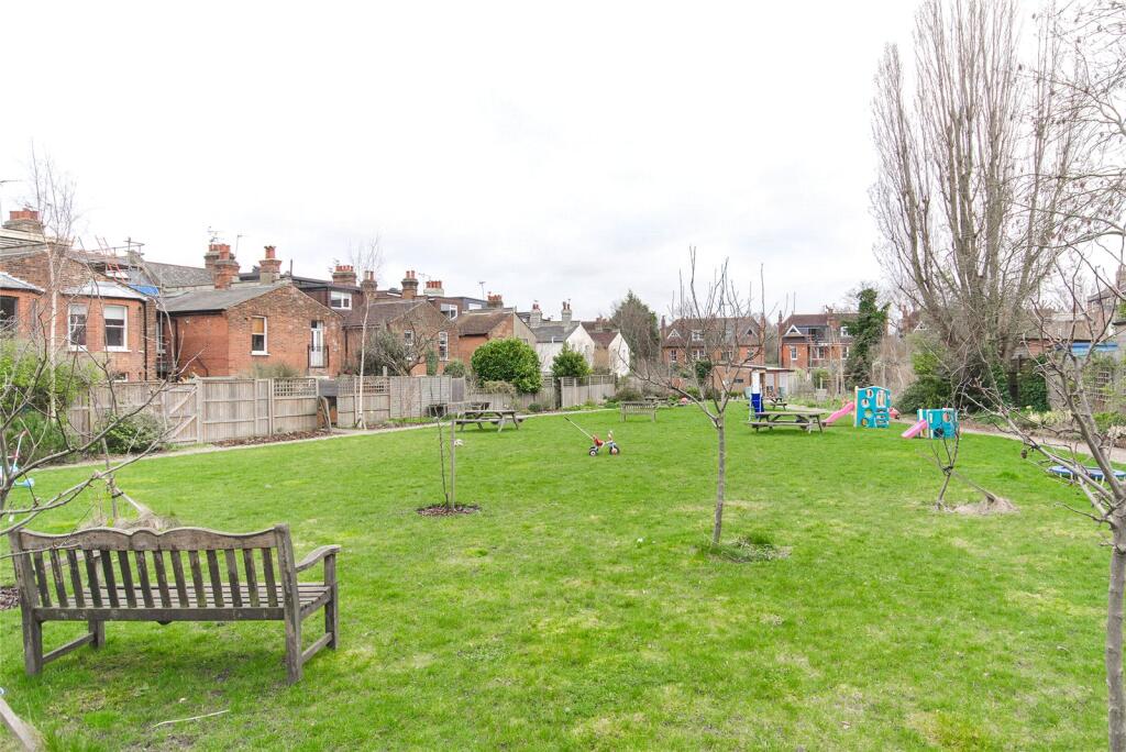 Communal Park D