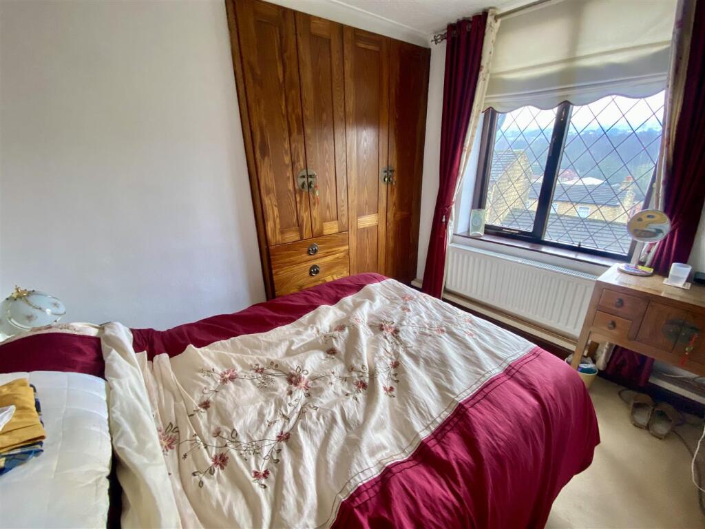 Bramleys Estate Agents - Back Lane, Mirfield (8).j