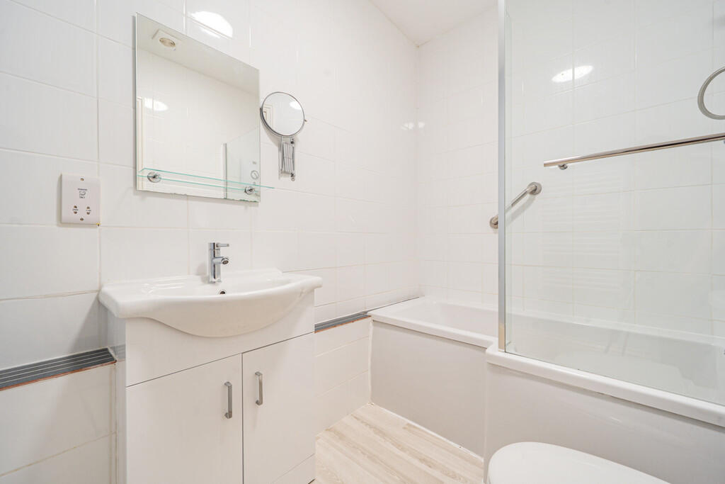 Top Floor Flat 2 ...