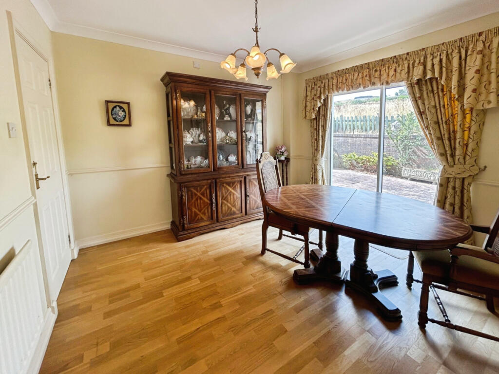 Modern Detached 4 Bedroom Property