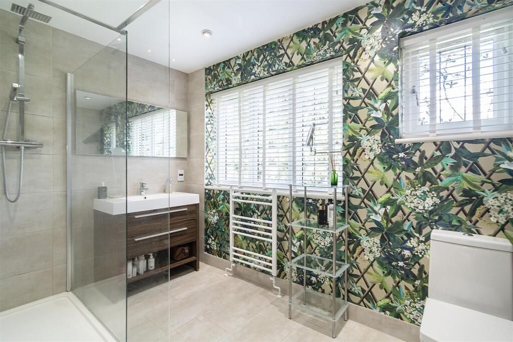 Shower Room.jpg