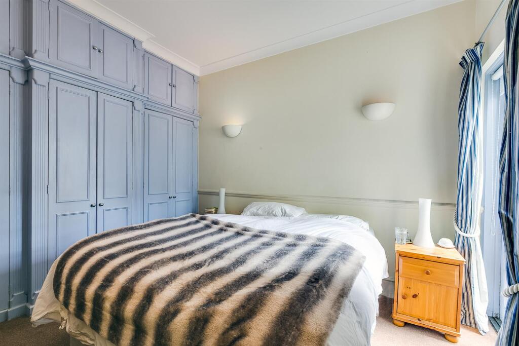 Cornwall Grove, W4 - FOR SALE