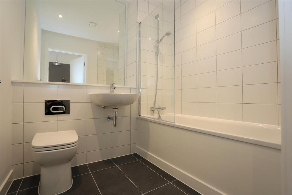 Bathroom.JPG