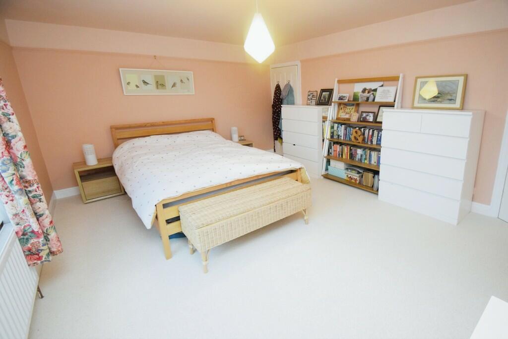74037a18-Bedroom ...