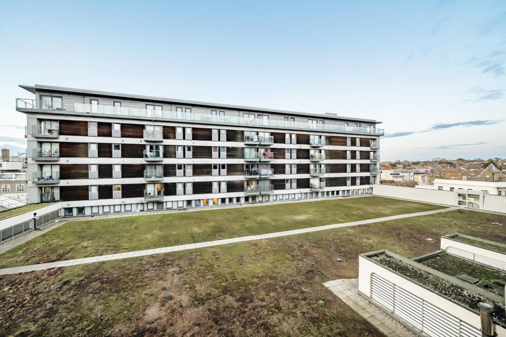 1385972-8-692f152...