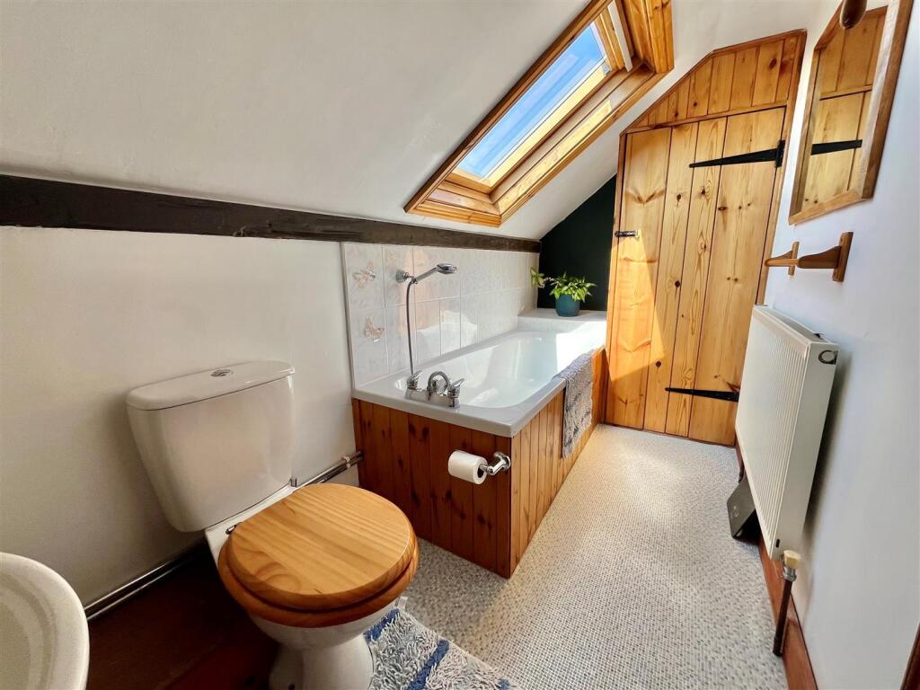 Bathroom.jpg