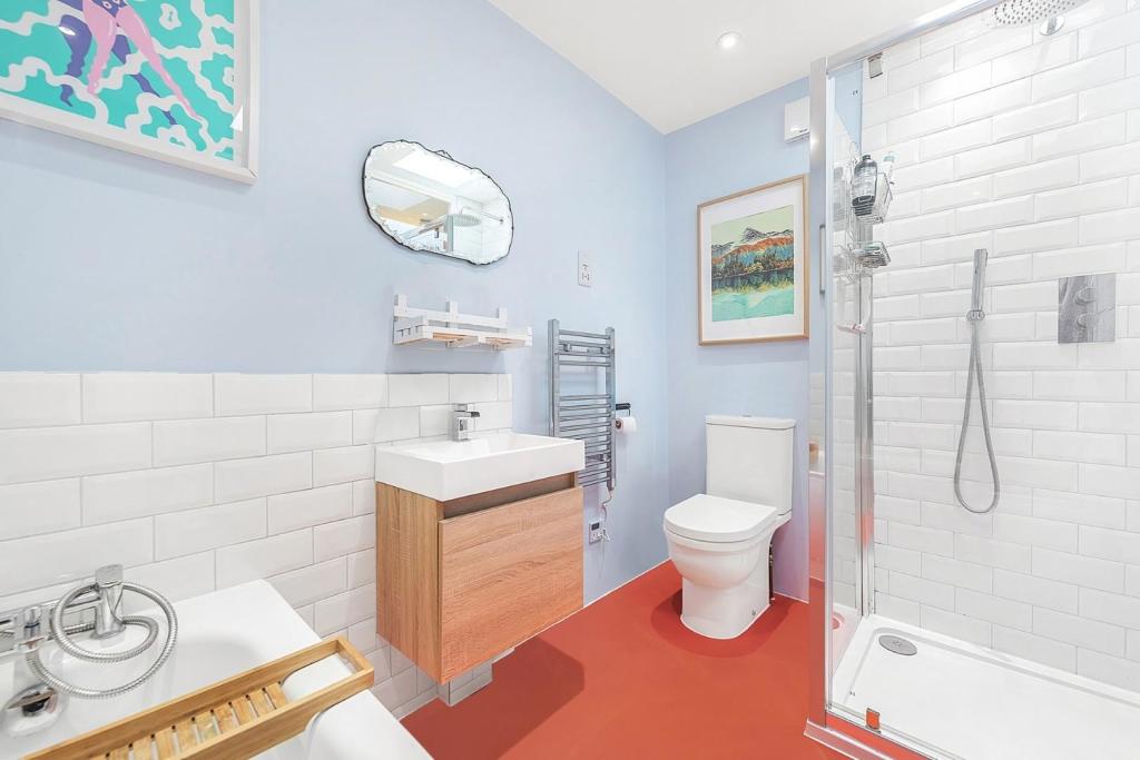 Bathroom (1).jpg