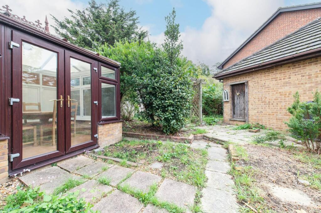 Rear &amp; Side Garden