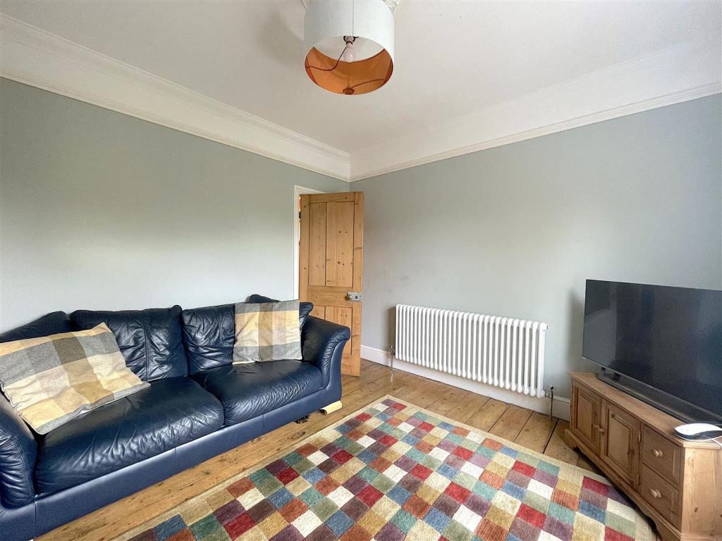 Living Room (2).jpeg