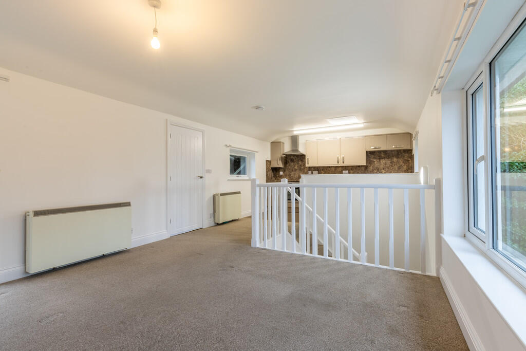 Living Room/Kitch...