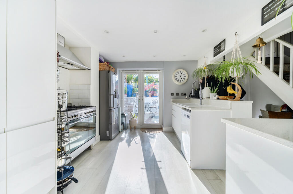 1346654-7-68b20a8...