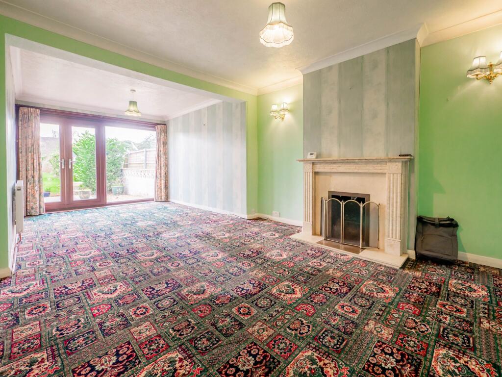 Lounge/Dining Room