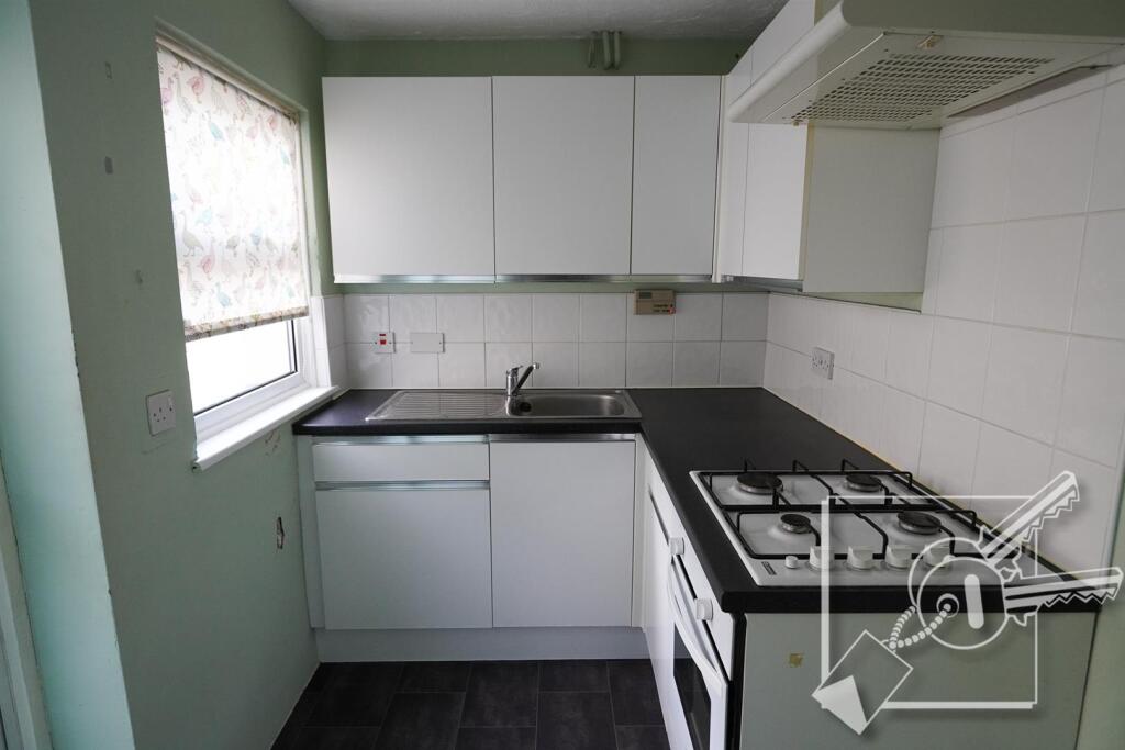 KITCHEN: