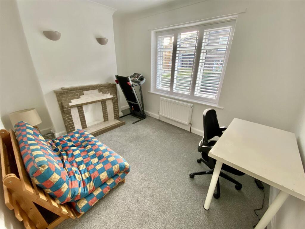 Bramleys Estate Agents - Knowl Road - Mirfield (40