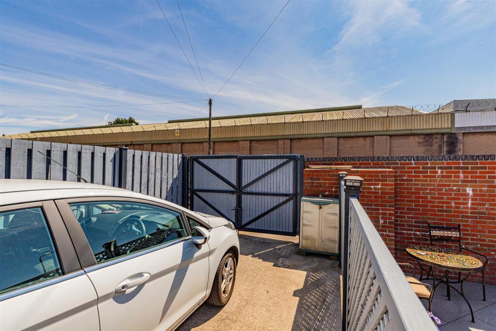 Sloper Road 87-7.jpg