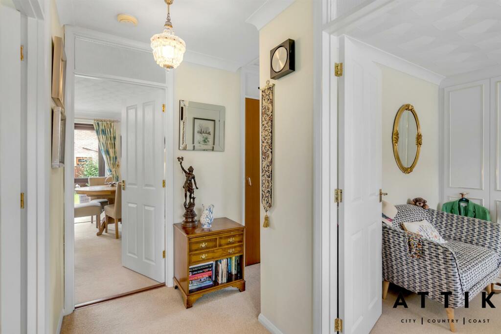 27 Dakings Drift halesworth IP19 8TQ (12).jpg