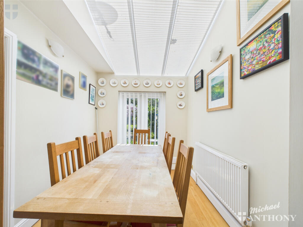 CAM03218G0-PR0629-STILL019