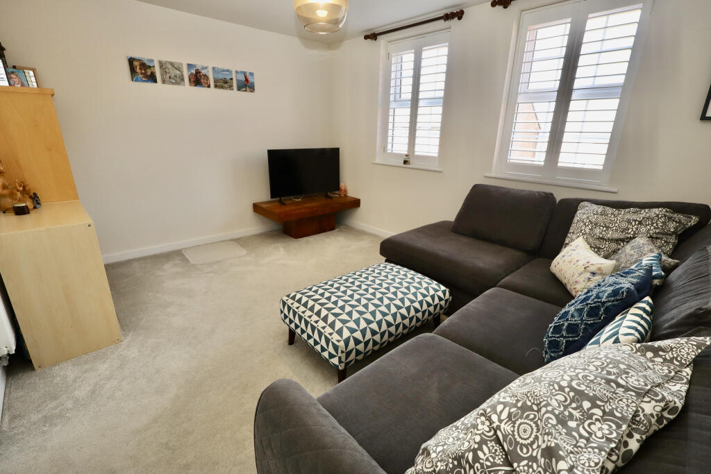 First floor sitting room/Bedroom