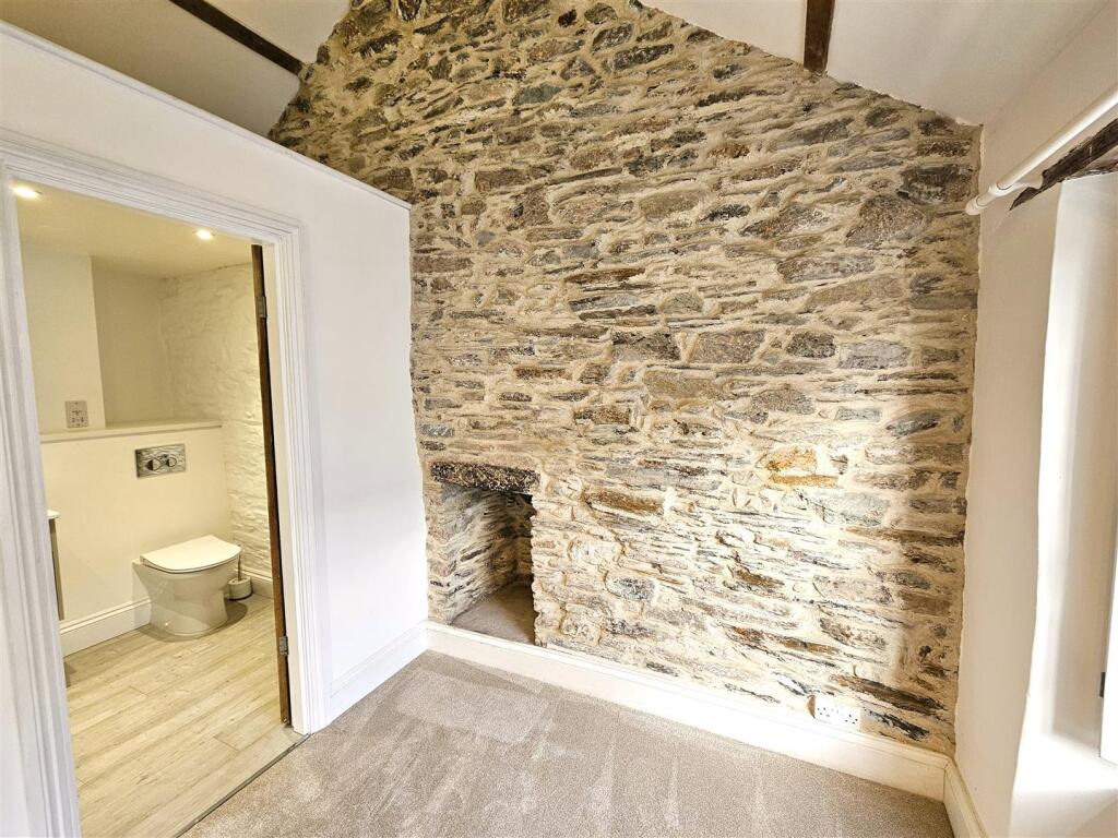 Exposed stonework (2).jpg