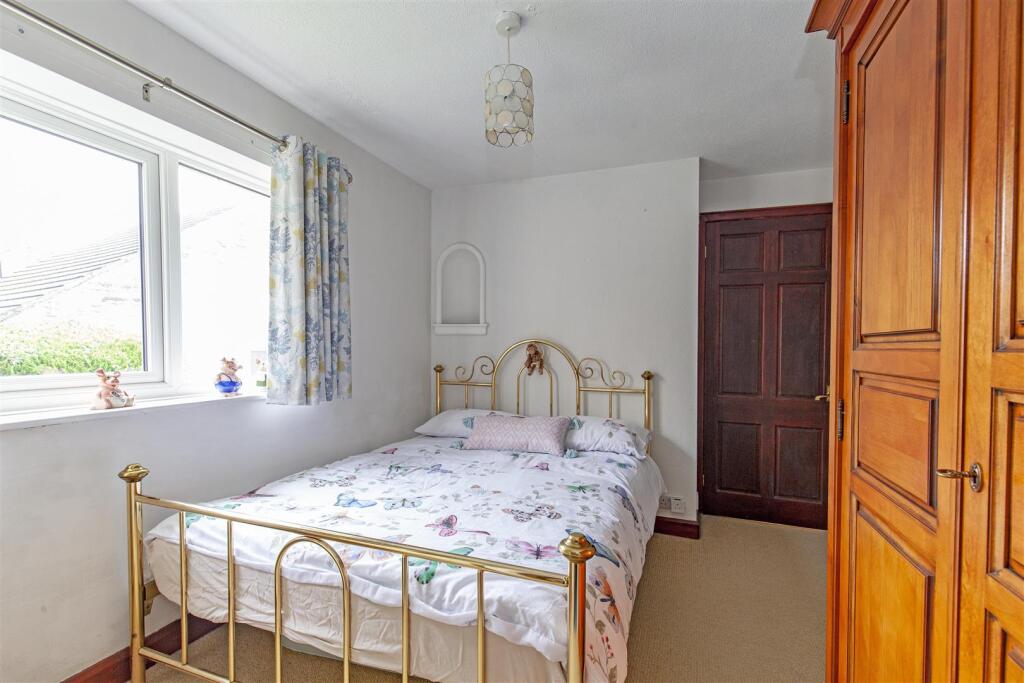 Bedroom 3-2.jpg