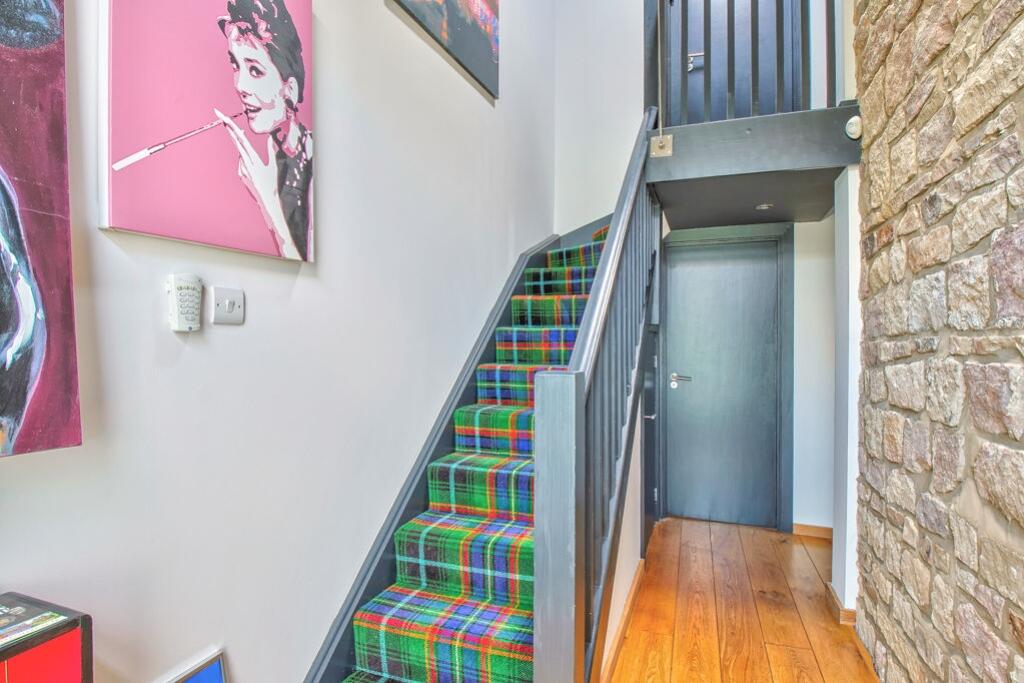 934967 - Entrance_Hallway