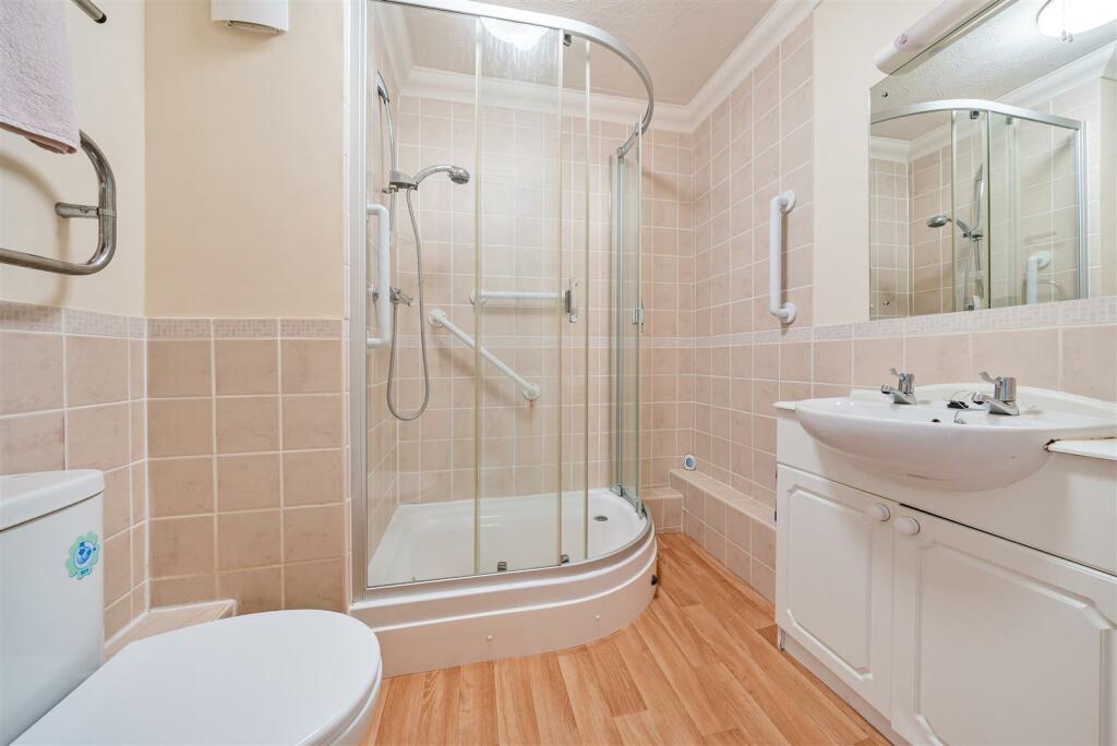 Shower Room.jpg