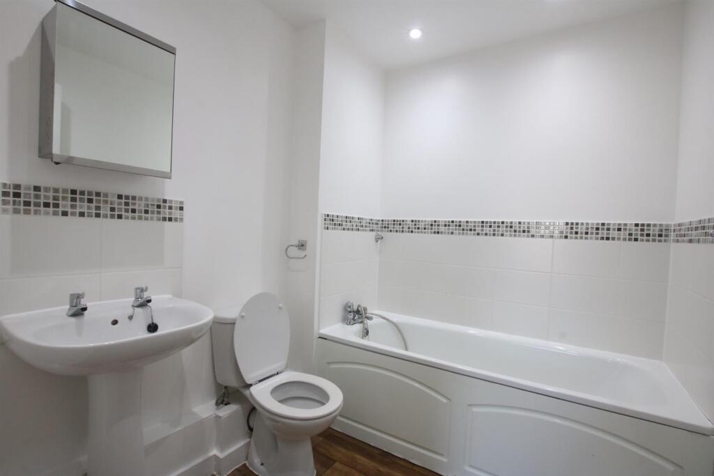 bathroom .JPG