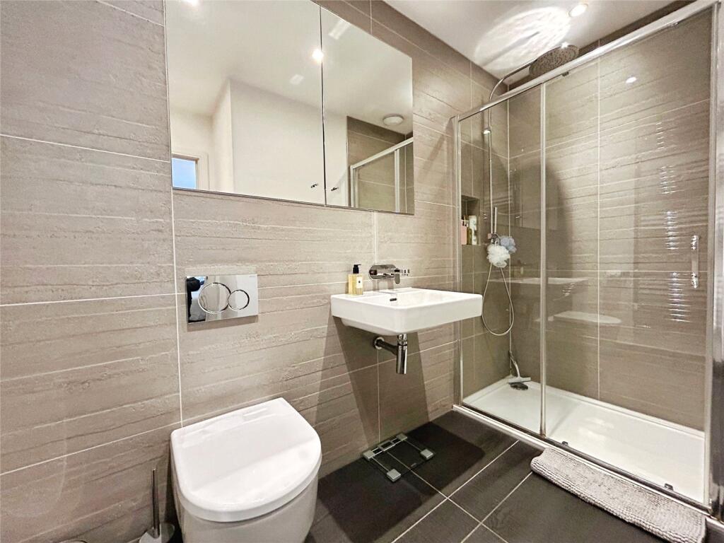 Ensuite Shower Rooom
