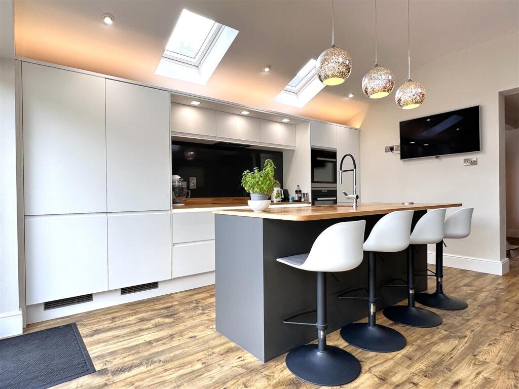 Sublime Modern Kitchen 021