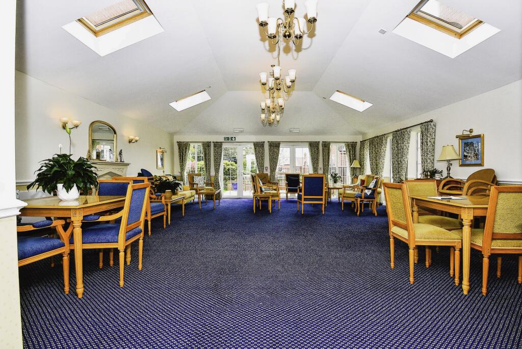 RESIDENTS LOUNGE