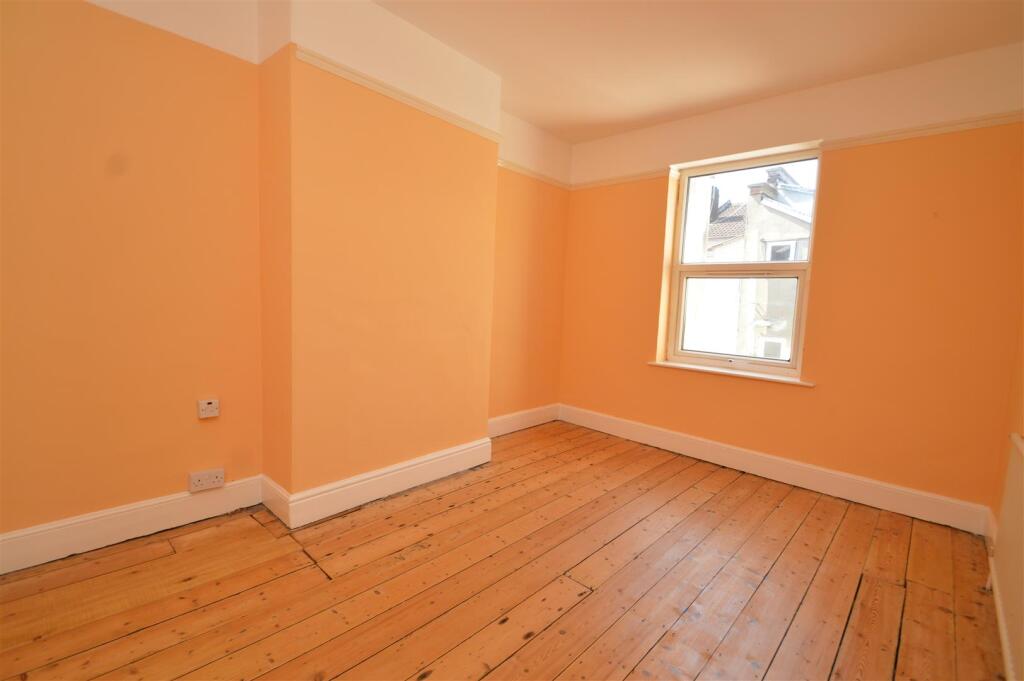 4 Tudor Road (6).JPG