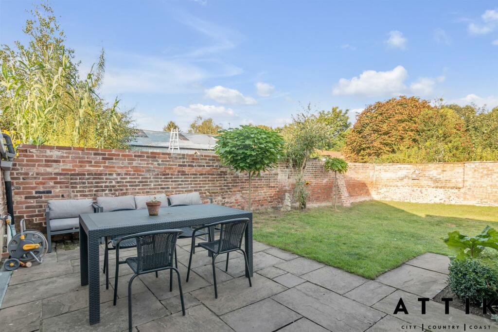 Gable Cottage, Bramfield, IP19 9H (6).jpg