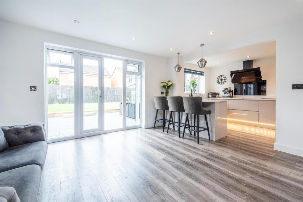 Lounge/Diner/Kitchen