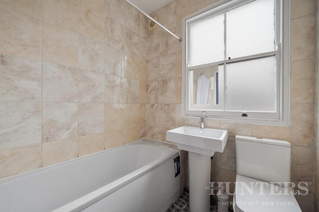 61 Fairbourne Road N17 6TP-10.jpg