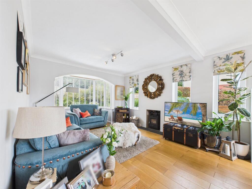 Open Plan Living/Dining Area