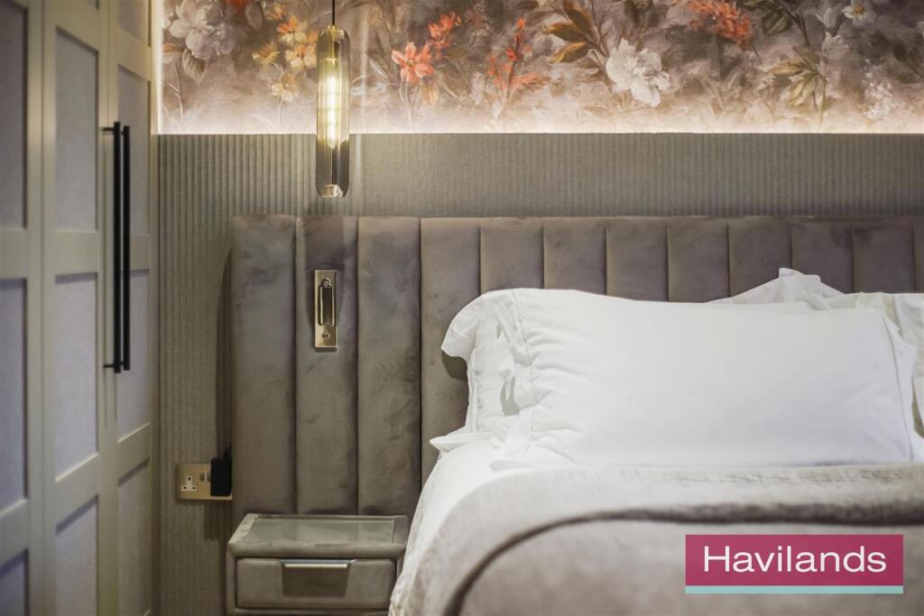 Queen Annes Grove-3.jpg