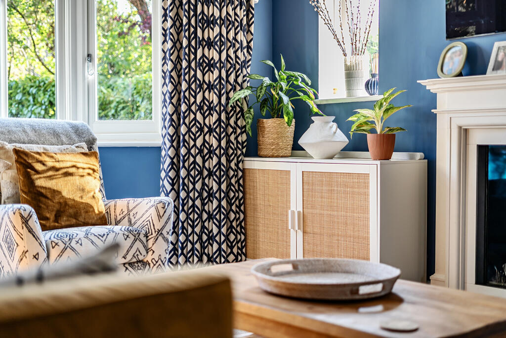 1361314-21-68daa1...