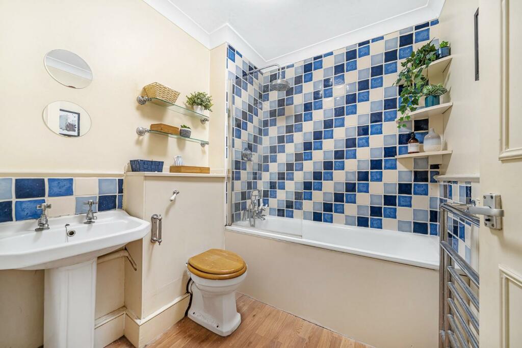 Bathroom.jpg