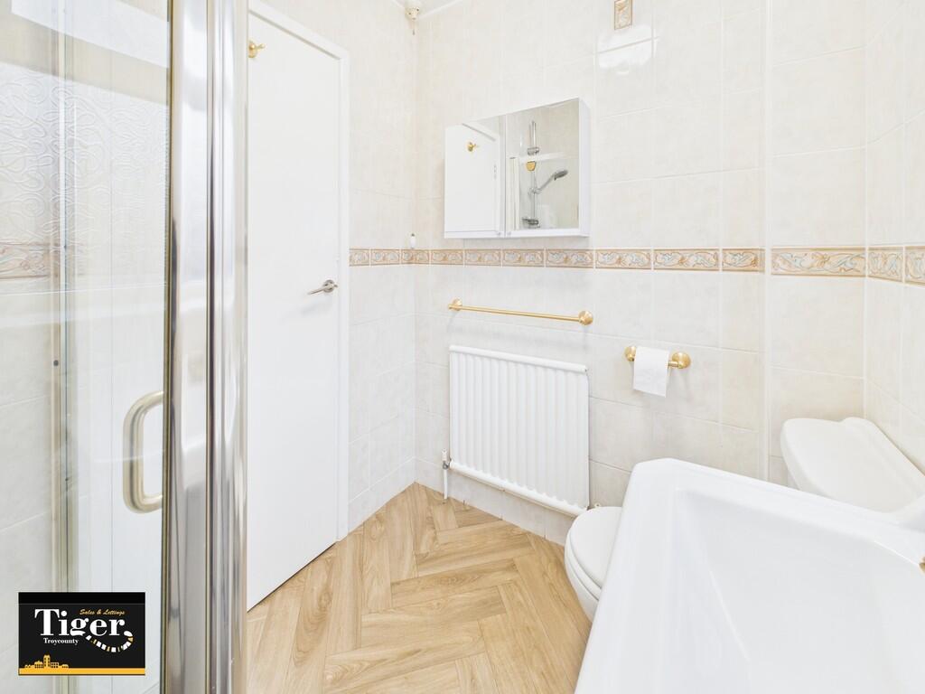 CAM02176G0-PR0774...