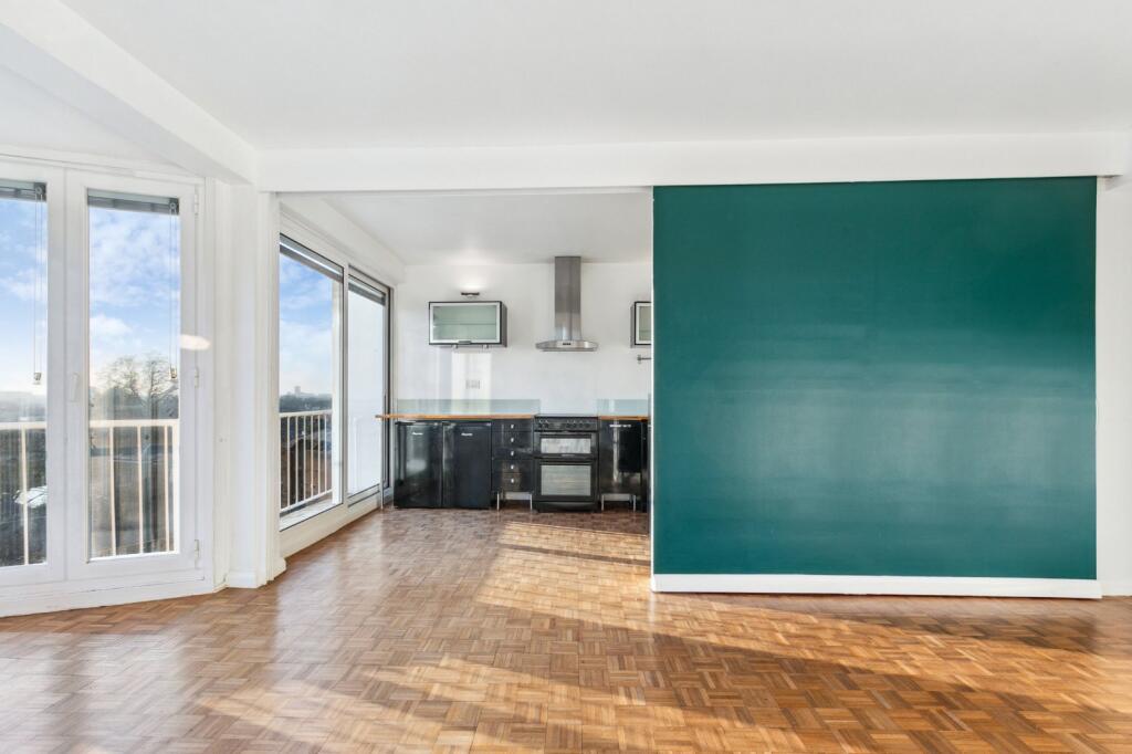 Reception/Kitchen