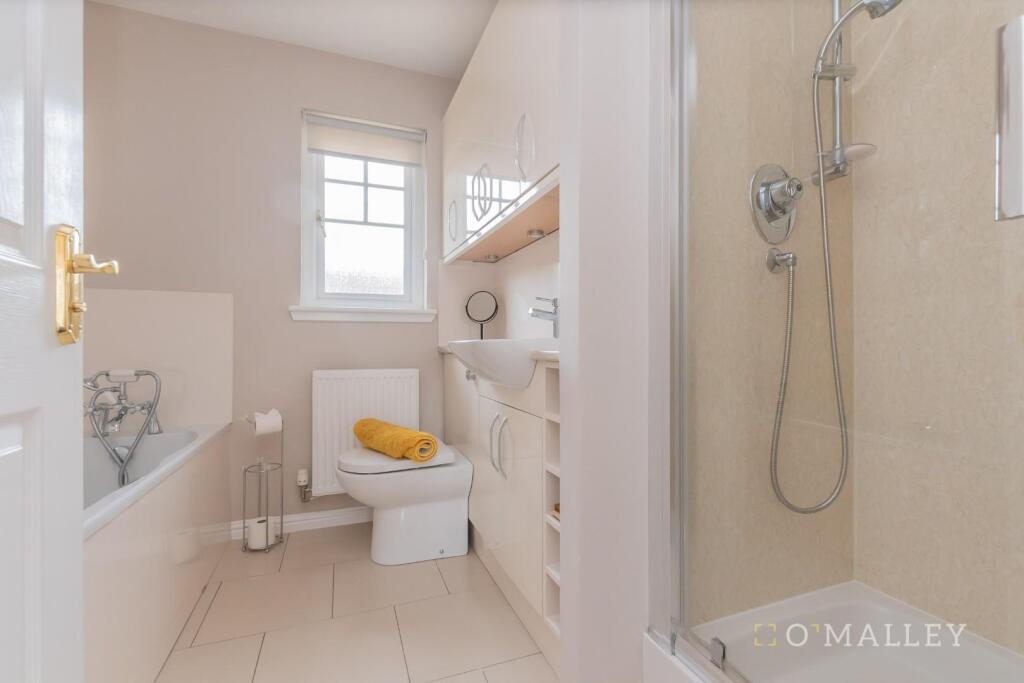 46. Bathroom 1.jpg