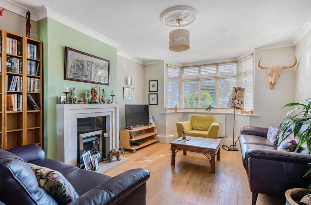 15-682389f15e200-...