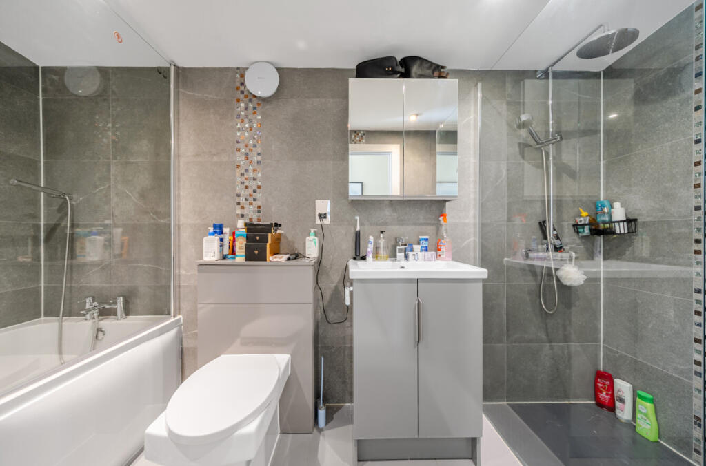 1348934-6-68b9aa1...