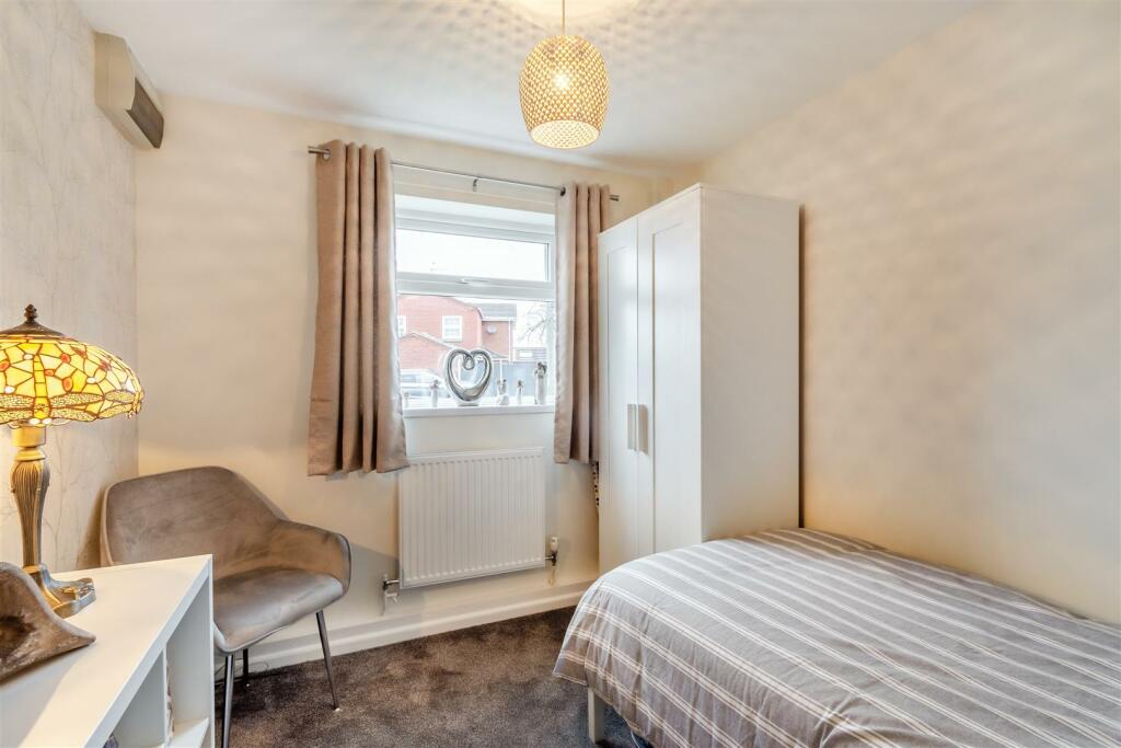 8583379-interior08.jpg