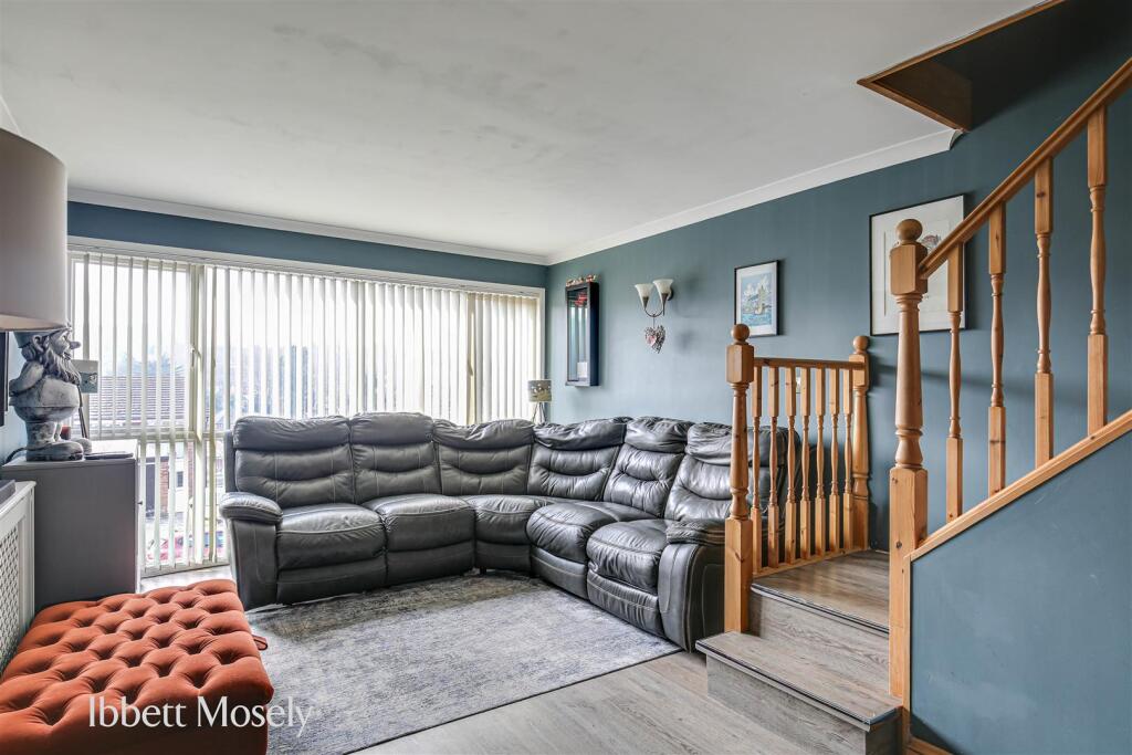 4 Reception Room.jpg