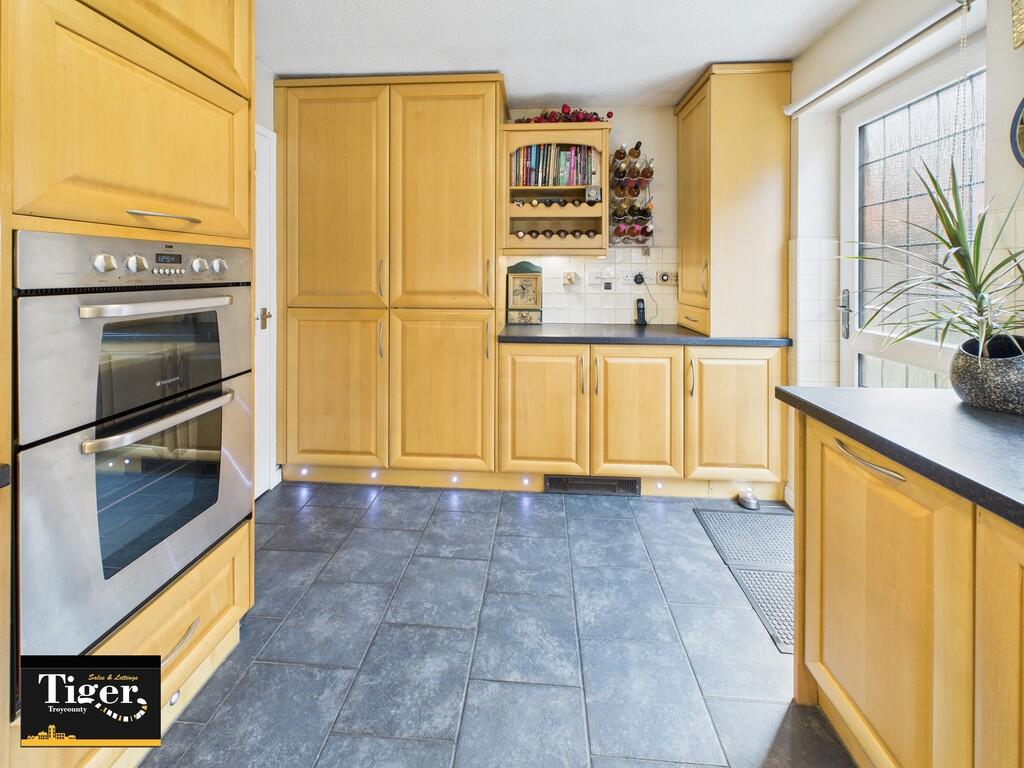 CAM02176G0-PR0671...