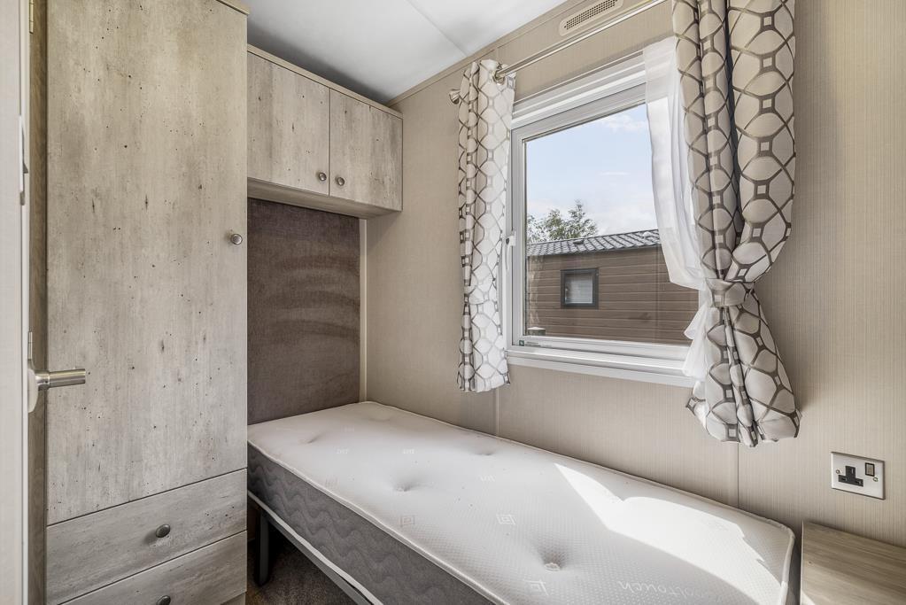 Swan Lake Country Park (Swineshead) Cabin 2-39.jpg