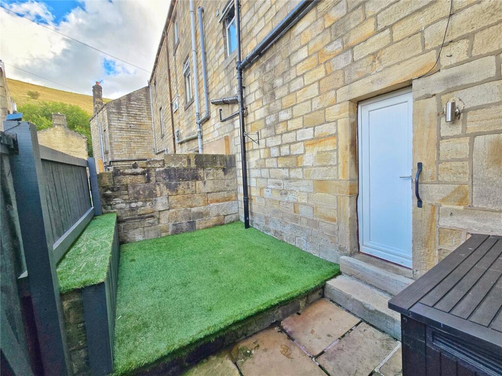 Rear Patio Yard